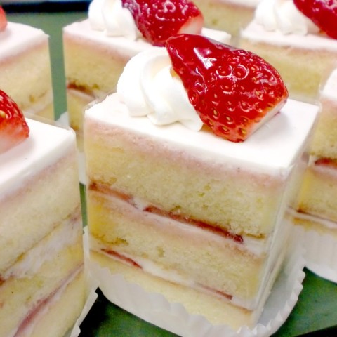 苺のショートケーキサムネイル